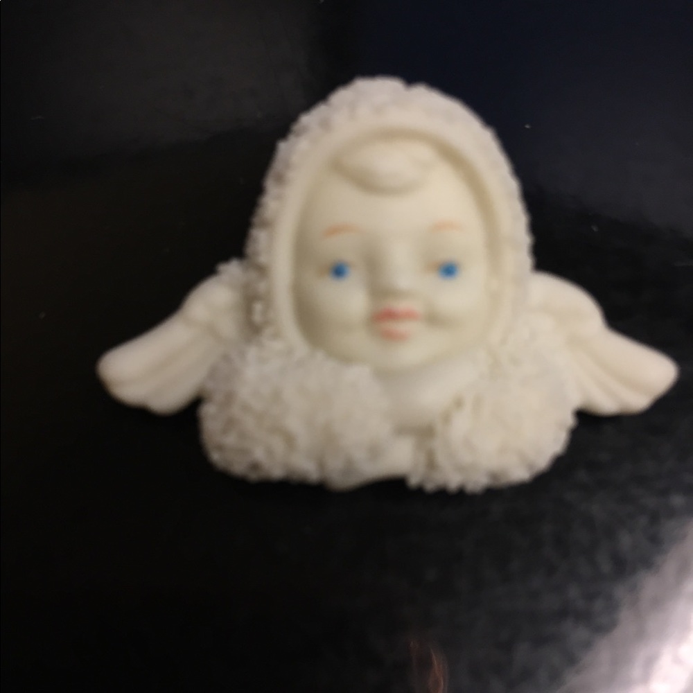 Snow angel brooch. Must be bundled.